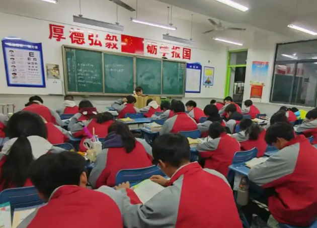 課程群組讓學(xué)生在自主選擇主動參與中充沛開發(fā)自己的潛能