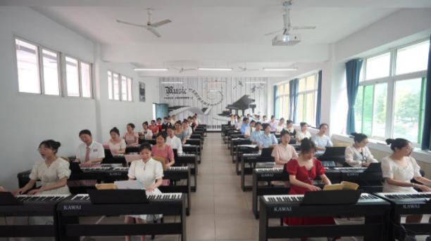 暢通的立交橋真實打破了學歷晉升的壁壘讓技術成才之路相同寬廣