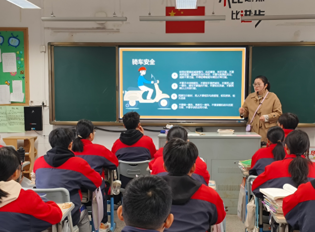 服務(wù)的普惠性可及性快捷性才能讓教育改革開展成果惠及人民群眾