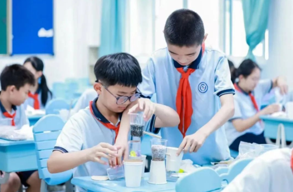 情境使命鼓舞學(xué)生運(yùn)用科學(xué)探求工程規(guī)劃和智能創(chuàng)造力完結(jié)應(yīng)戰(zhàn)