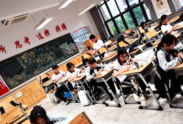 敞開互學互鑒才能讓教育的火種燎原四方照亮更多孩子的成長之路 敞開互學互鑒才能讓教育的火種燎原四方照亮更多孩子的成長之路