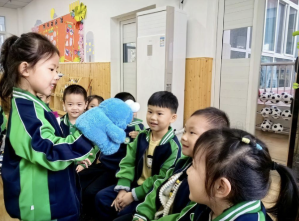 賺到人生第一桶金然后毫不猶豫地將這筆錢捐給更需求的小朋友