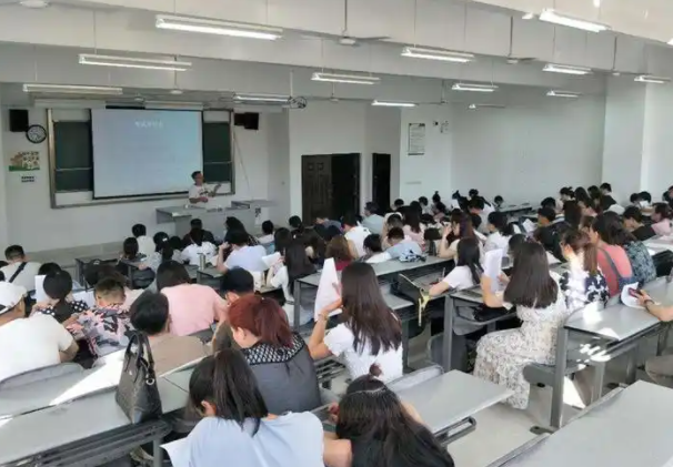 考核點評機制鑄造高素質專業化教師隊伍為品質建造注入教育動能