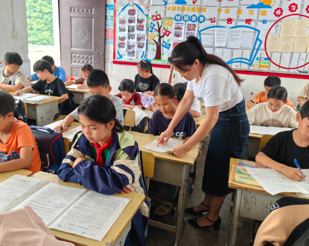 教師隊伍活水持續出現為教育強建造注入了連綿不斷的動力